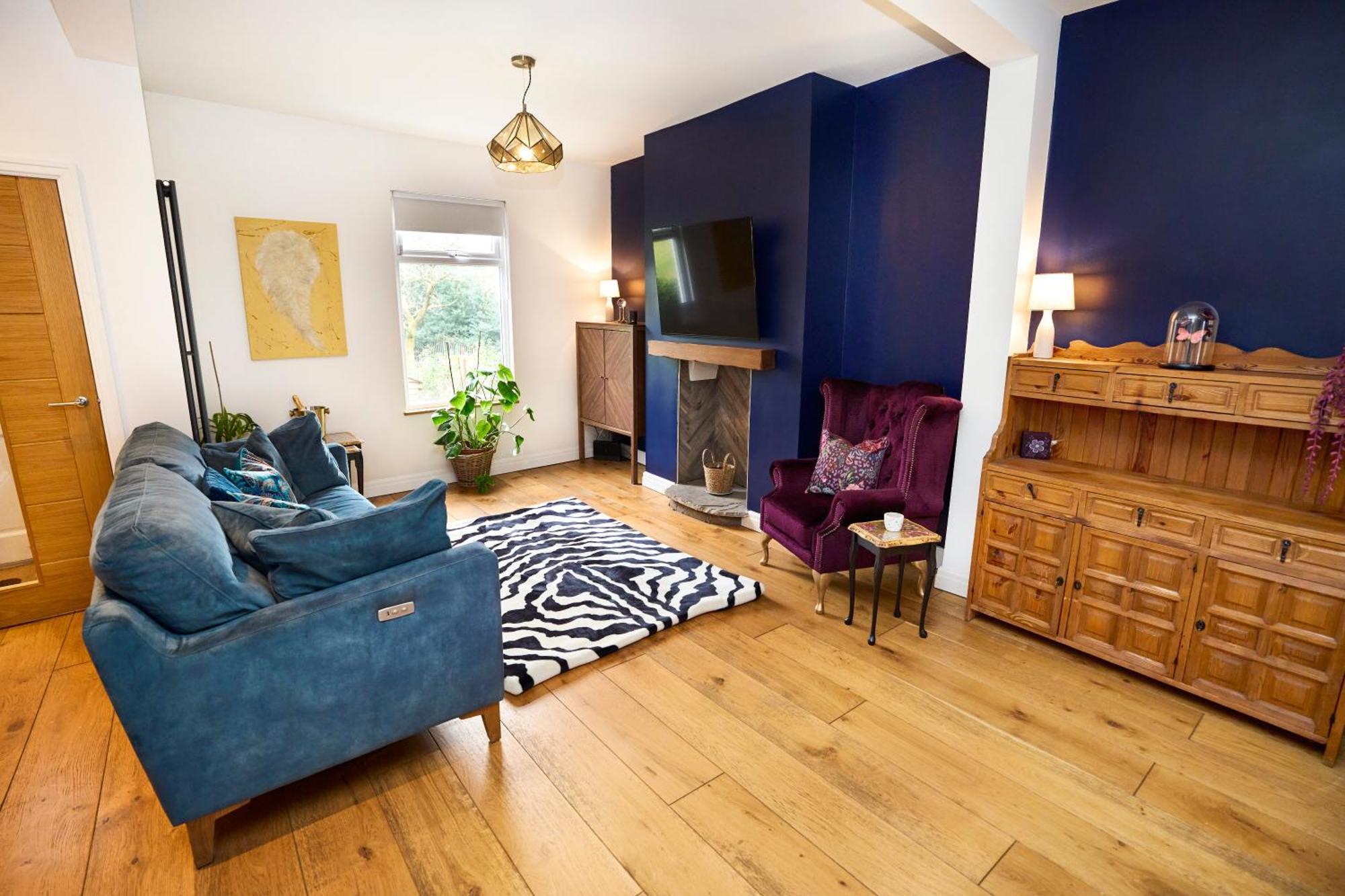 Relaxing With Basement Workspace & Golf Course View Manchester